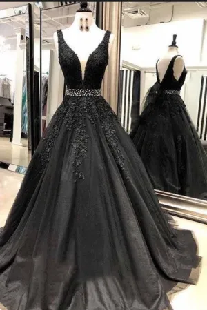 2025 Black V-neck Beaded Tulle Prom Dresses