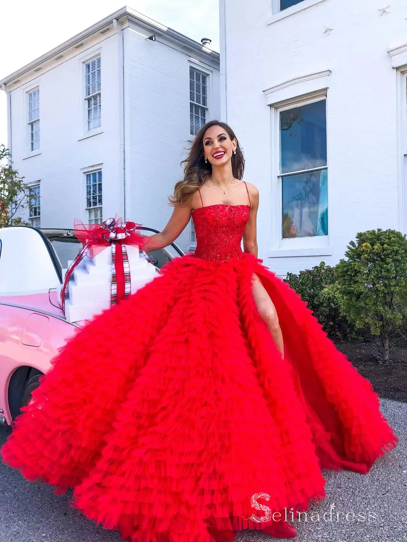 Chic Ball Gown Spaghetti Straps Red Lace Long Prom Dresses Evening Dresses MLH2017